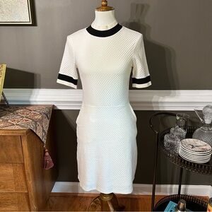 French Connection white and black textured knit dress. Size 6.